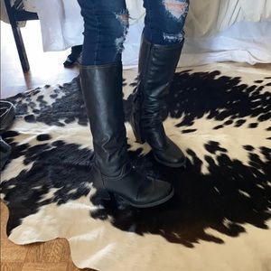 Naturalized black boot